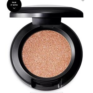 New! Mac metallic Eyeshadow in yes to sequins